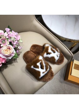 LV HOMEY FLAT MULE NATURAL FURRY SLIPPERS